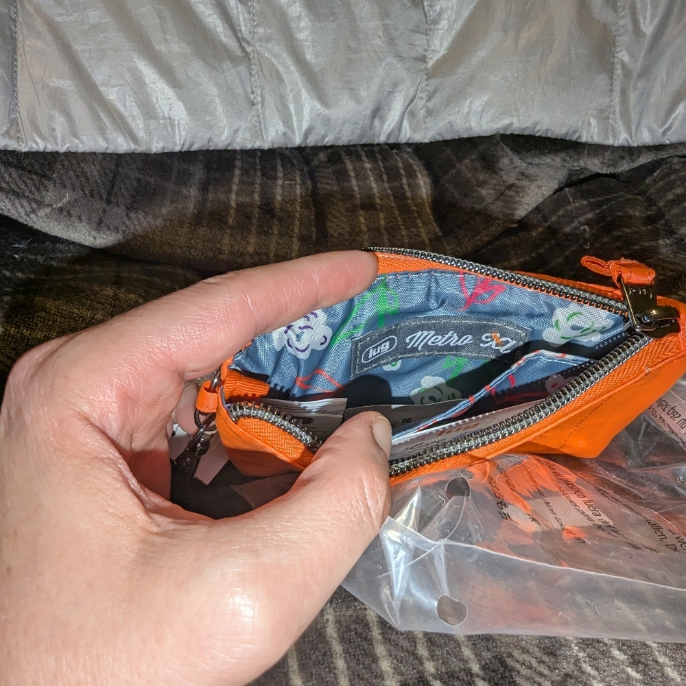 Lug Metro XL Coral Neon NWT - Picture 4 of 7